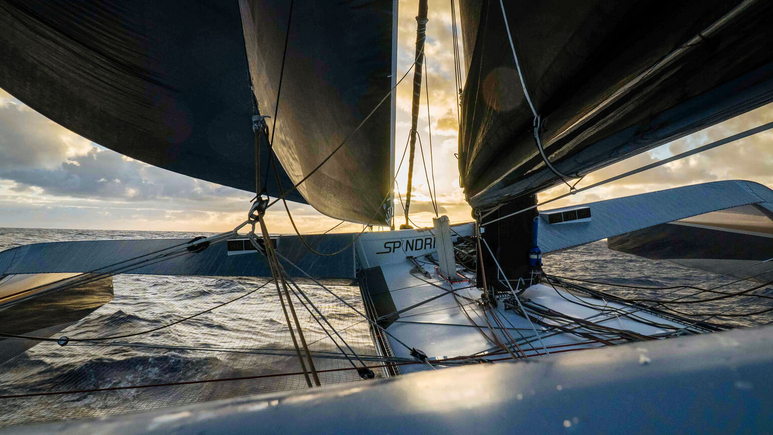Trofeo Jules Verne: Ouessant-Equatore in 4g 19h per Spindrift 2