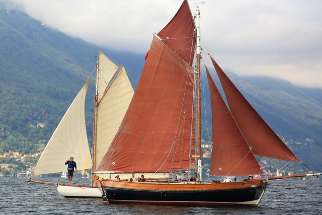 A scuola di vela aurica sul Lago Maggiore