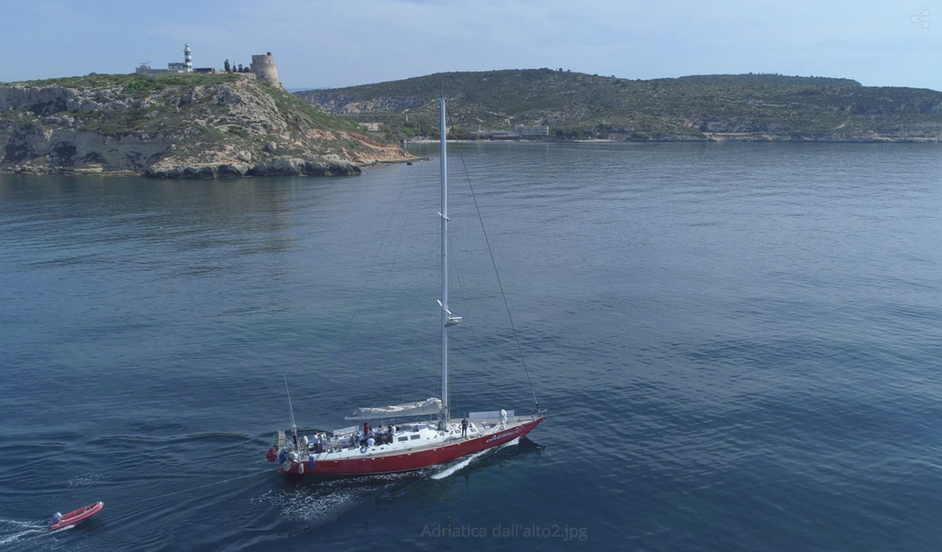 Lab Boat, Adriatica fa esperimenti nelle scuole di Alghero