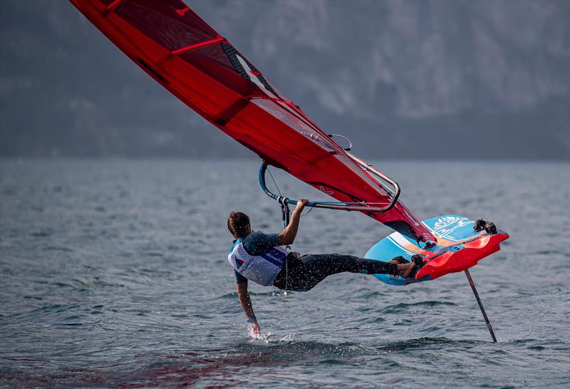 Vela olimpica sempre piu’ foiling: l’iFoil raccomandato come windsurf per Parigi 2024