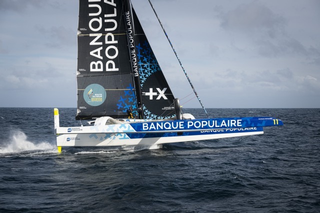 Route du Rhum: Banque Populaire XI rompe il daggerboard, Le Cleac’h verso Lorient