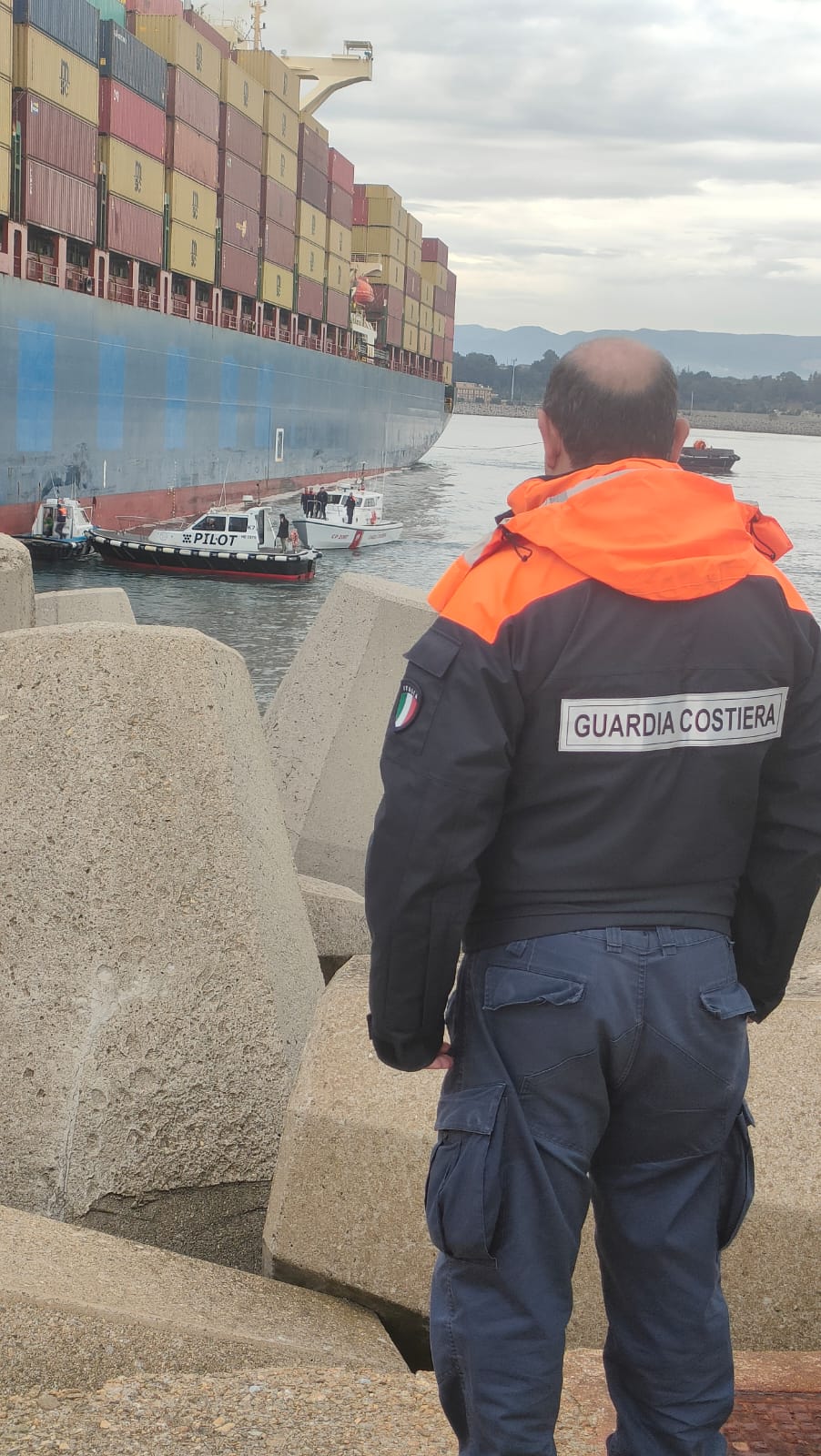 Guardia Costiera: nave portacontainer incagliata a Gioia Tauro